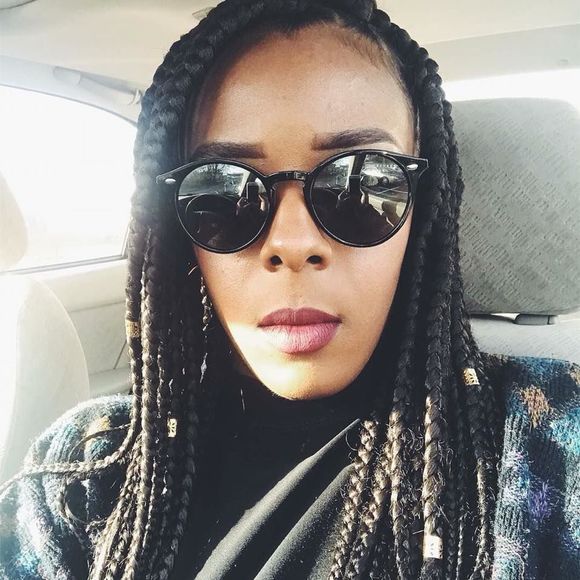 Meet your Posher, Nicole - Picture 1 of 1